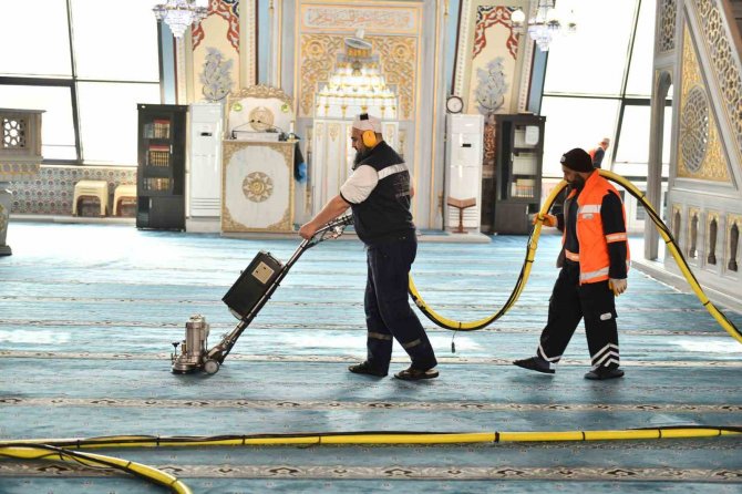 Esenyurt’ta İbadethaneler Ramazan Ayına Hazır