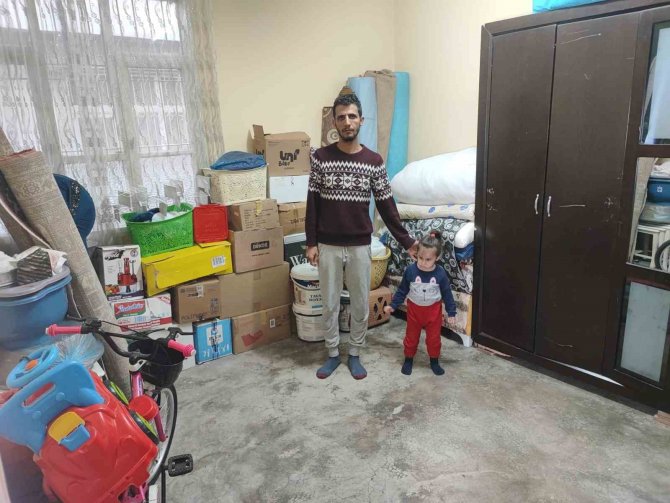 Ailesi Evden Çıkartıldığı İçin Okula Gidemeyen Kız Çocuğu Gözyaşlarına Boğuldu