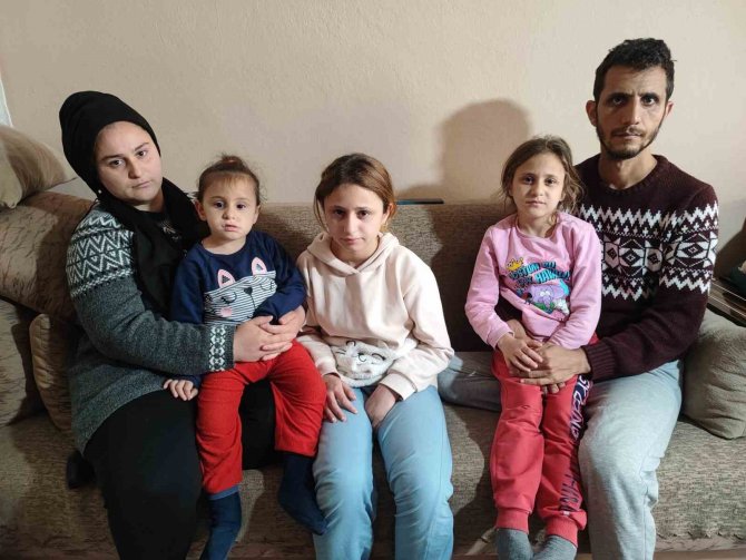 Ailesi Evden Çıkartıldığı İçin Okula Gidemeyen Kız Çocuğu Gözyaşlarına Boğuldu