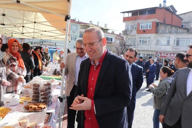 Depremzedeler İçin Hayır Çarşısı Kuruldu