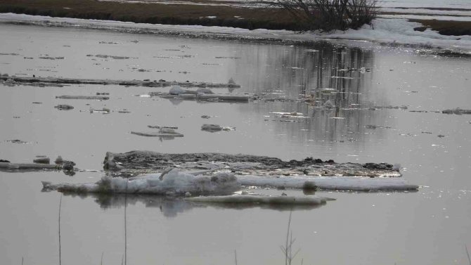 Havalar Isınınca Kura Nehri’nin Buzları Tamamen Çözüldü