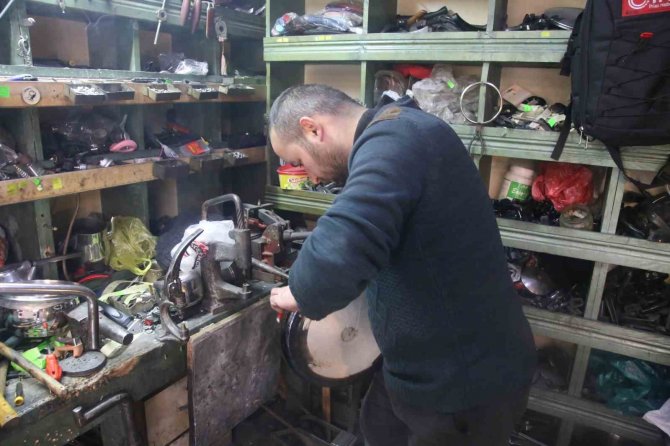 İ̇ş Yerinde Unutulan Ürünler, İkinci Bir Dükkan Açtırdı