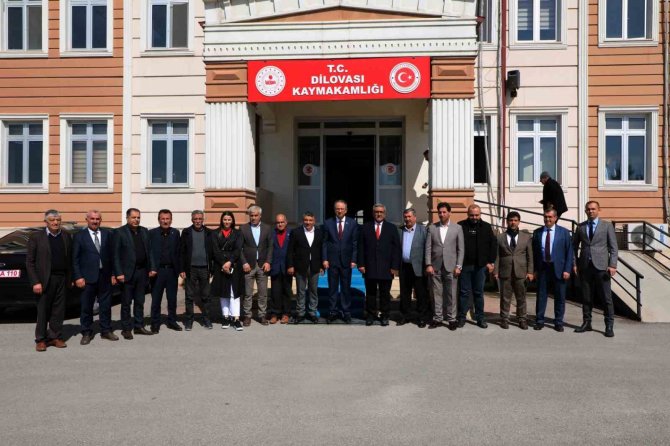Belediye Başkanından Kaymakama Fahri Hemşehrilik Beratı