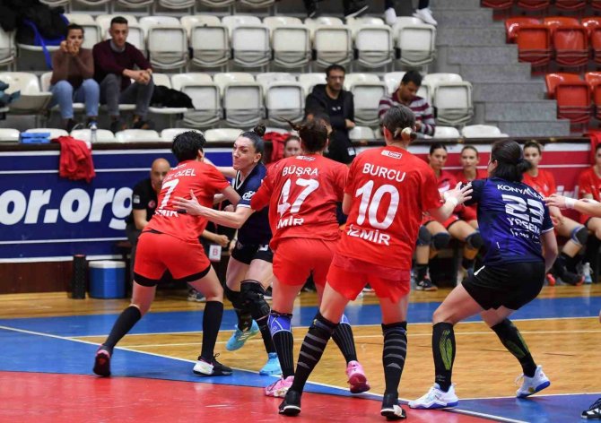 Konyaaltı’nın Bileği Bükülmüyor