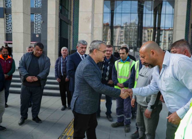 Kütahya Belediyesi’nden Deprem Bölgesine Yeni Ekip