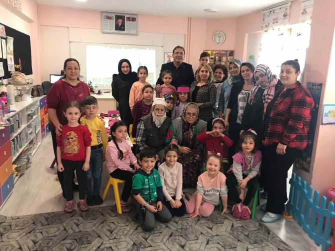 Makyajla Bir Saatte 50 Yaş Yaşlanan Kursiyerler Minik Öğrencileri Şaşırttı