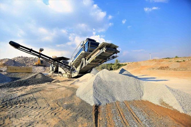 İ̇nşaat Atıkları Asfalt Malzemesine Dönüşüyor