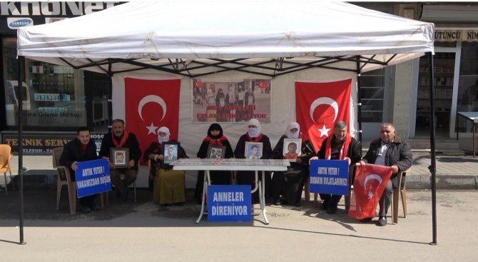 Yüreği Yanık Aileler Eylemlerine Devam Etti