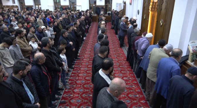 Muş’ta İlk Teravih Namazı Kılındı