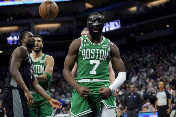 Boston Celtics, Sacramento Kings’i Yenerek Konferans İkinciliğini Sürdürdü