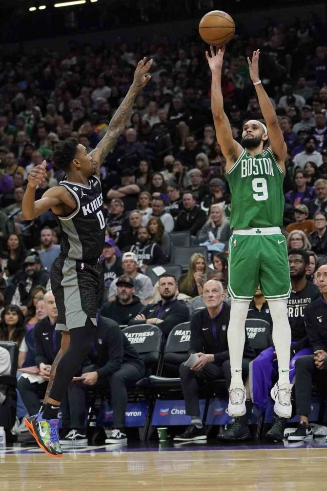 Boston Celtics, Sacramento Kings’i Yenerek Konferans İkinciliğini Sürdürdü