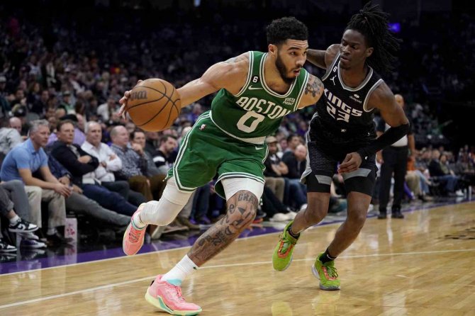 Boston Celtics, Sacramento Kings’i Yenerek Konferans İkinciliğini Sürdürdü