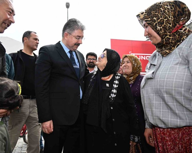 Osmaniye’de, Depremde Hayatını Kaybedenler İçin Aşure Dağıtıldı