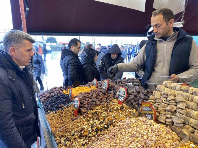 Eminönü’nde Ramazan Yoğunluğu