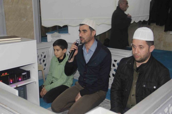 Hakkari’de İlk Teravih Namazı Kılındı