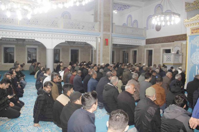 Hakkari’de İlk Teravih Namazı Kılındı