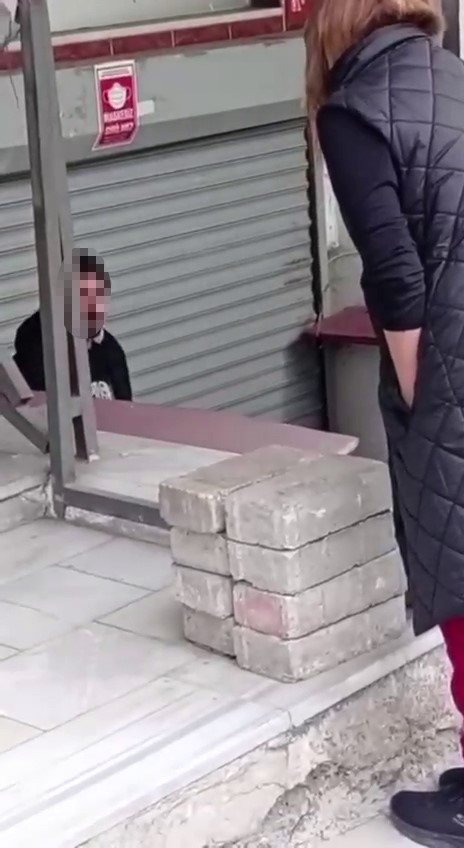 Eşi İle İlişkisi Olduğunu Düşündüğü Şahsı Takip Ederek Başından Vurdu