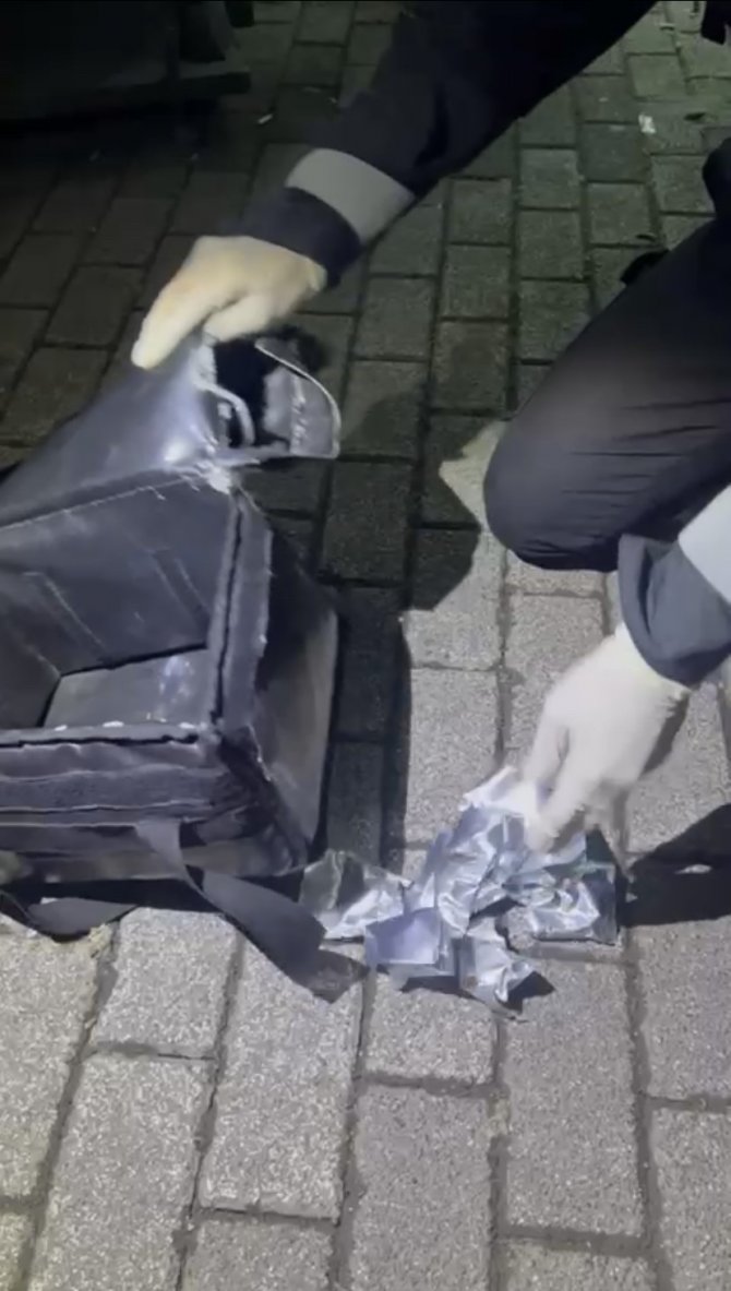 İ̇stanbul’da Motokurye Sepetinde Uyuşturucu Ticareti: Koku Önleyici Paket Kullanmış