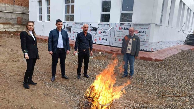 Siirt’te Kaçak Avcılardan Ele Geçirilen Kafesler İmha Edildi