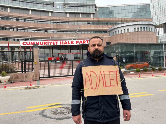Tekirdağ Belediyesinde İşten Çıkarılan İşçiden Chp Önünde Eylem