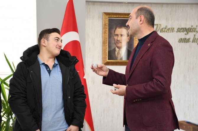 Başkan Ali Kılıç’tan Başarılı Sporculara Ödül