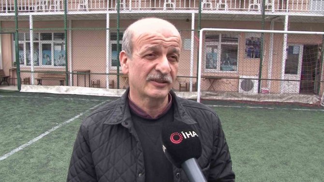 Üsküdar’da Futbolcuların Birbirine Girdiği Kavganın Yeni Görüntüleri Ortaya Çıktı