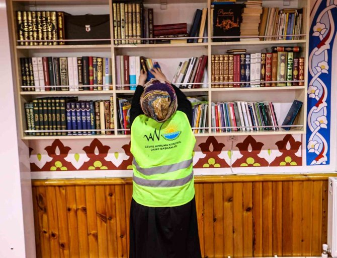 Van’da Ramazan Öncesi Cami Temizliği