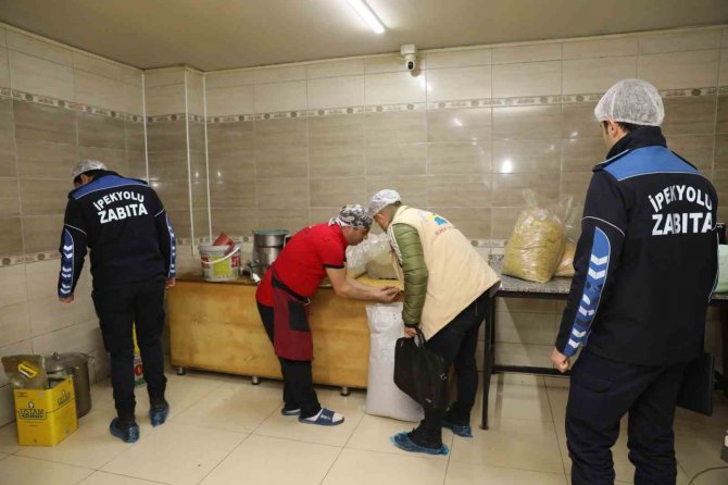 İ̇pekyolu Belediyesi Ramazan Öncesi İmalathaneleri Denetledi