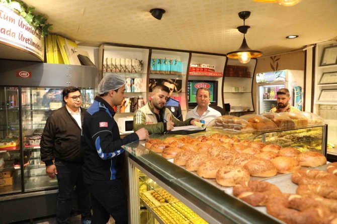 İ̇pekyolu Belediyesi Ramazan Öncesi İmalathaneleri Denetledi