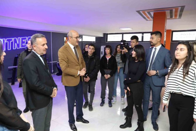 İ̇pekyolu’nda Dördüncü Kadın Spor Merkezi Hizmete Açıldı