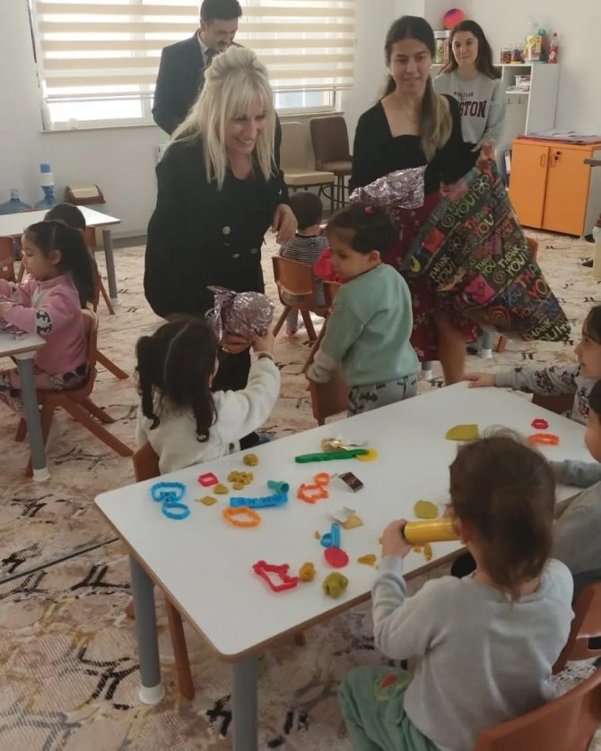 Aldoğan Deprem Bölgesinden Gelen Velileri Ve Öğrencileri Dinledi