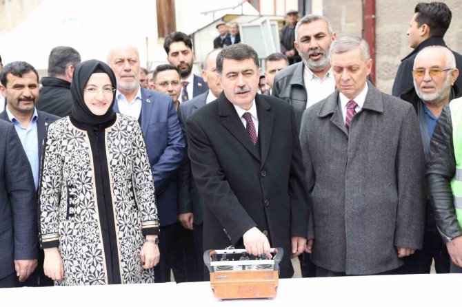 Akyurt Tarihi Merkez Camii Çevre Düzenlemesinde Temel Atıldı