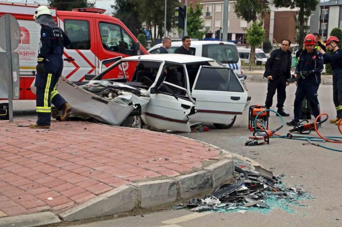Lpg Yakıt Tankını Ön Koltuğa Kadar Fırlatan Kazaya Ait Görüntüler Ortaya Çıktı