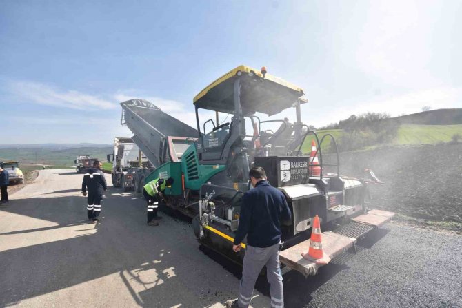 Balıkesir Büyükşehir’den Susurluk Ve İ̇vrindi’ye Sıcak Asfalt