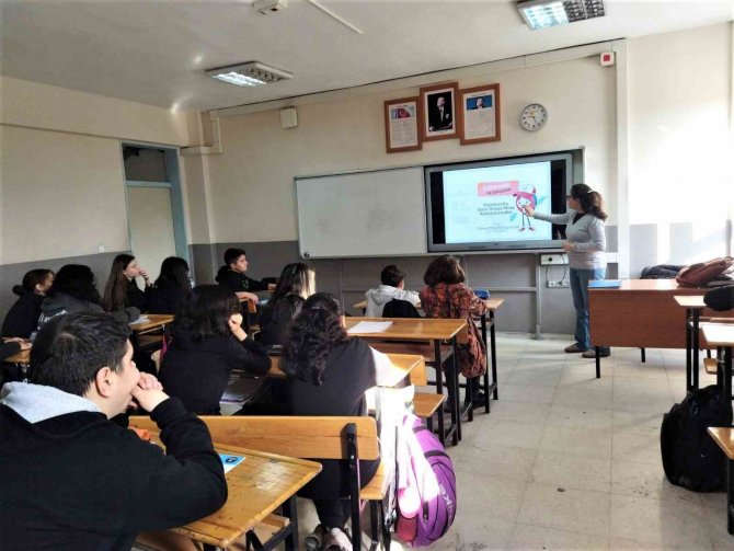 Bergama’nın Kültürel Mirası Okul Okul Gezilerek Anlatılıyor