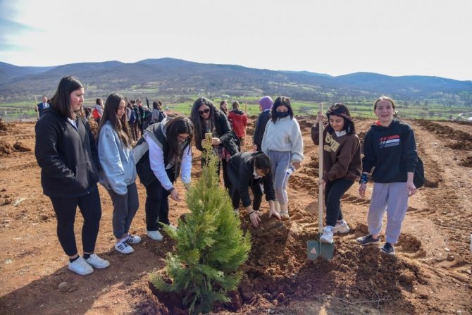 Bşeü Orman Haftasında Fidan Dikimi Gerçekleştirdi
