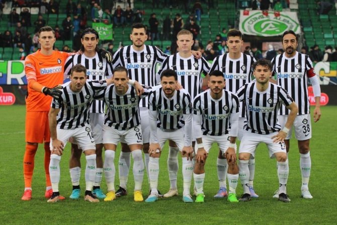 Altay, Topu Rakibine Bırakıyor