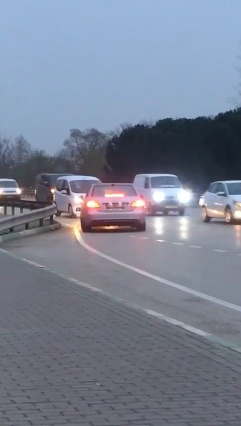 Bursa’da Ters Şeritten Giden Otomobil, Ölüme Meydan Okudu