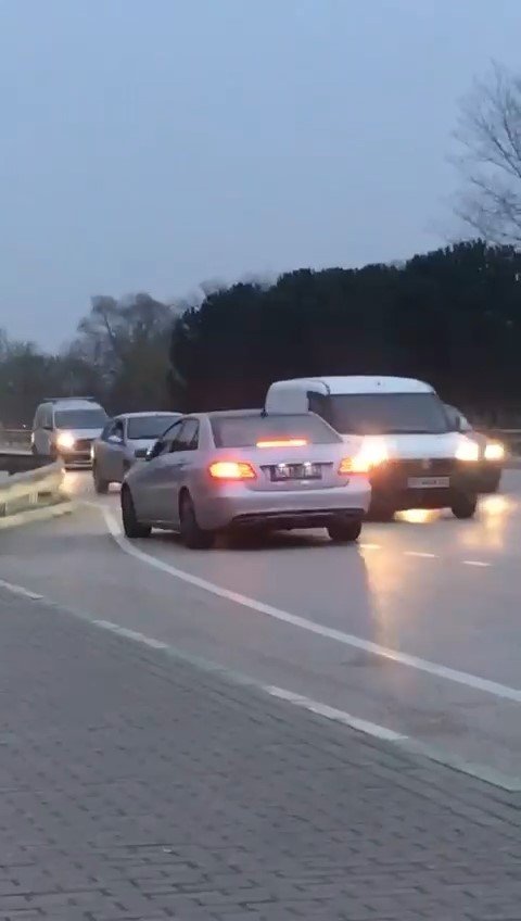 Bursa’da Ters Şeritten Giden Otomobil, Ölüme Meydan Okudu