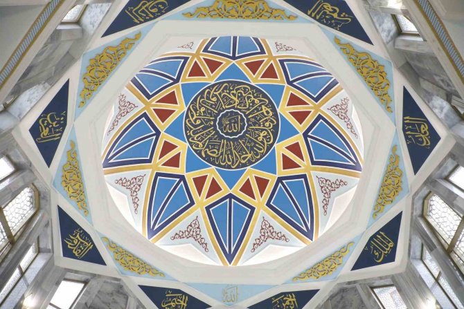 Esentepe Camii’nde İlk Teravih Namazı Kılındı