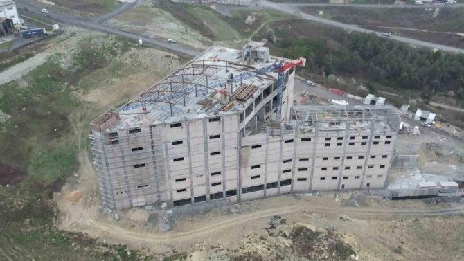 Hadımköy’de İnşaattan Dökülen Molozlar Faciaya Neden Oldu