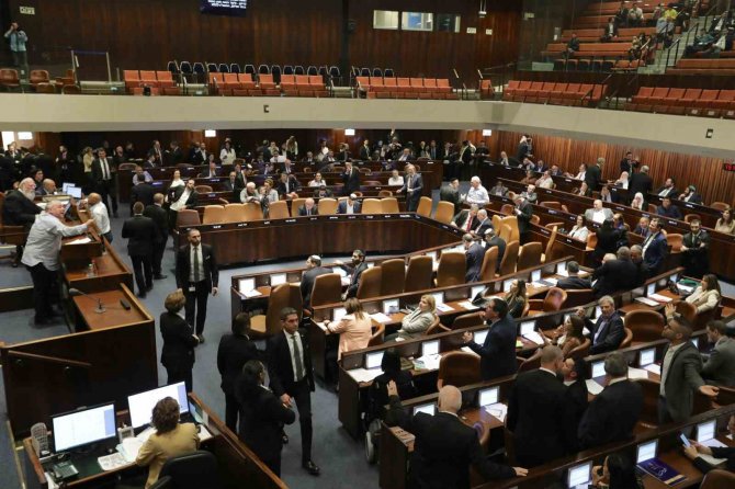 İ̇srail’de Başbakanın Görevden Alınmasını Zorlaştıran Yasa Tasarısına Onay