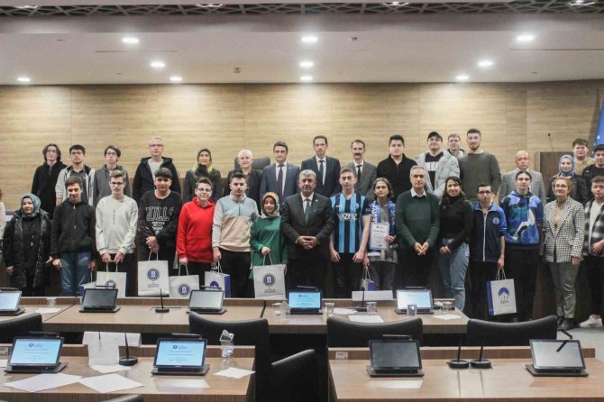 Kütahya’da Ödüllü Bilgi Yarışması Sonuçlandı