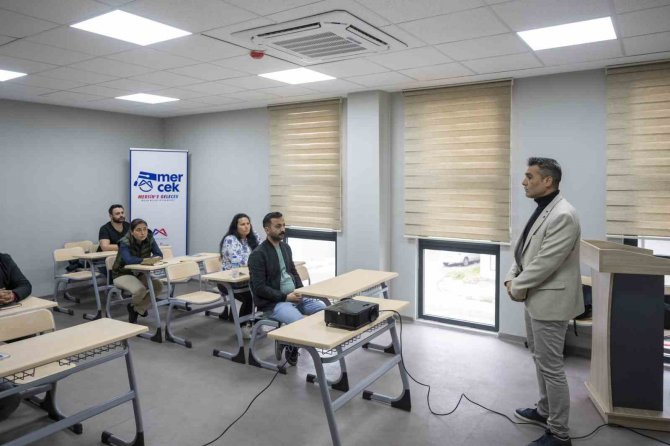 Hal Mercek’in İlk Kursiyerleri ’Yetkin Şoför’ Sertifikalarını Aldı