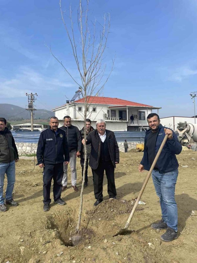 ‘6 Şubat 2023 Deprem Şehitleri Ormanı’na Fidan Dikti