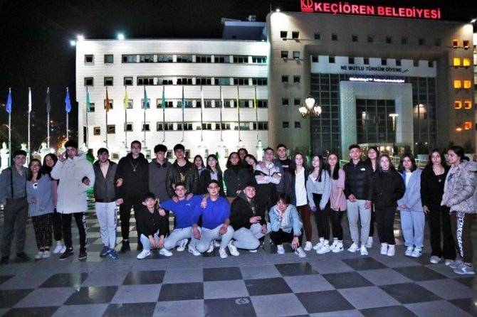 Depremde Yardım Gönüllüsü Olan Gençler Çanakkale’de