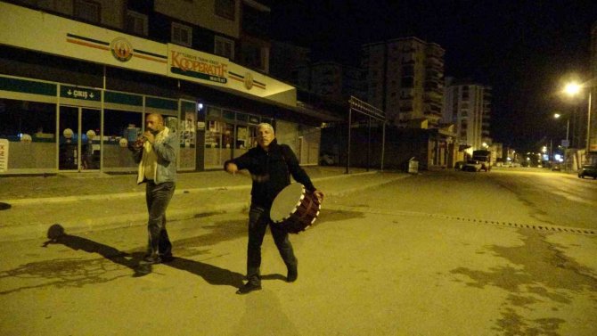 Adana Sokakları Ramazan Davulcuları İle Renklendi