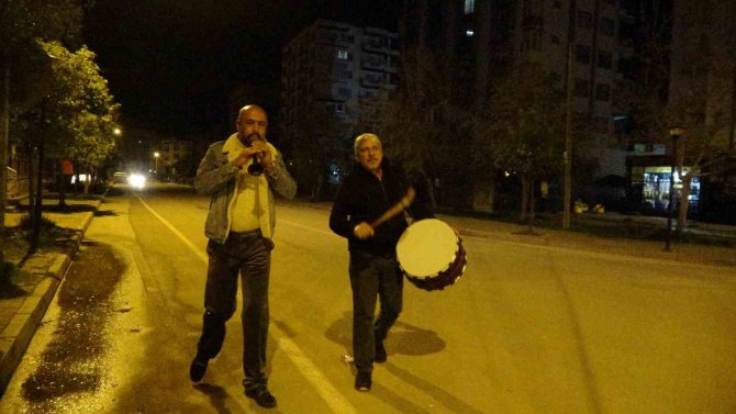 Adana Sokakları Ramazan Davulcuları İle Renklendi