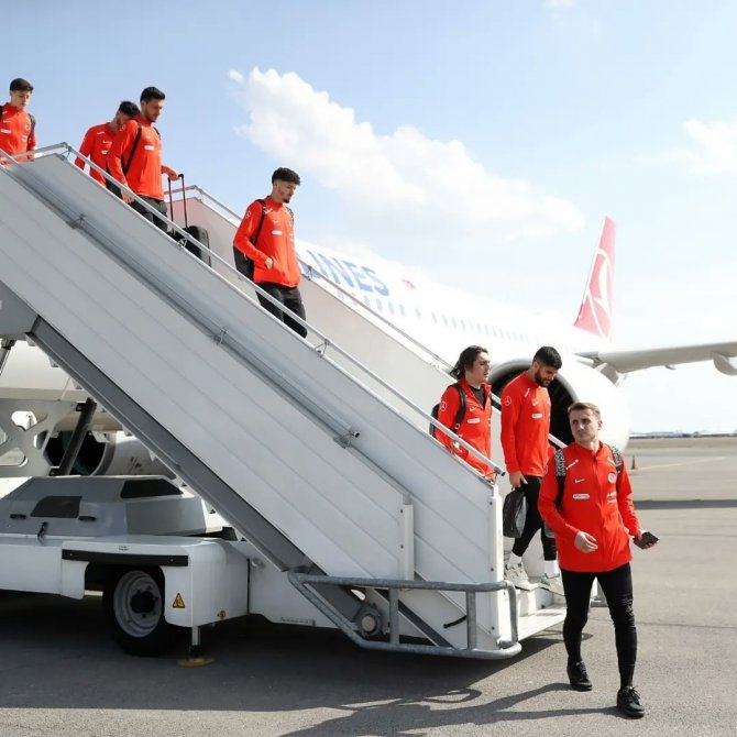 A Milli Futbol Takımı, Erivan’a Ulaştı