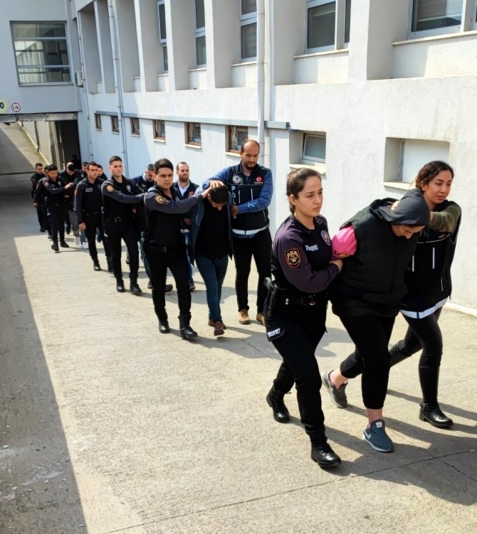 Kökünü Kurutma Operasyonu’nda 9 ’Torbacı’ Adliyeye Sevk Edildi